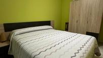 Schlafzimmer von Wohnung zum verkauf in Santa Coloma de Gramenet mit Abstellraum und Balkon