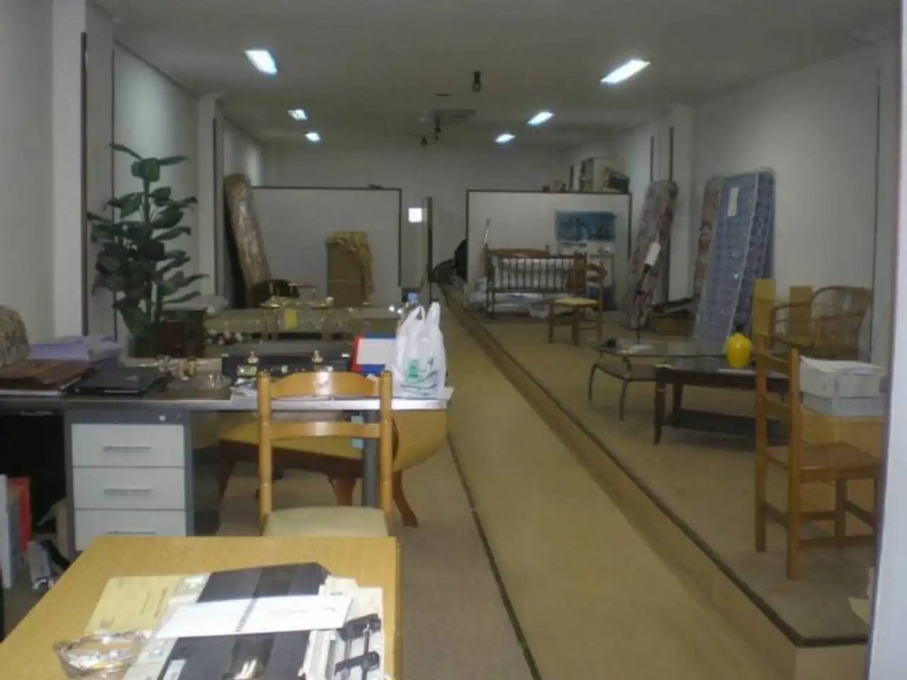 Local comercial en venta en HUCA - La Cadellada