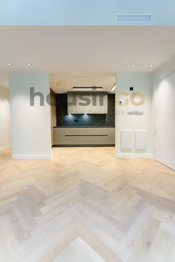 Flat for sale in Madrid  with Air Conditioner, Heating and Oven