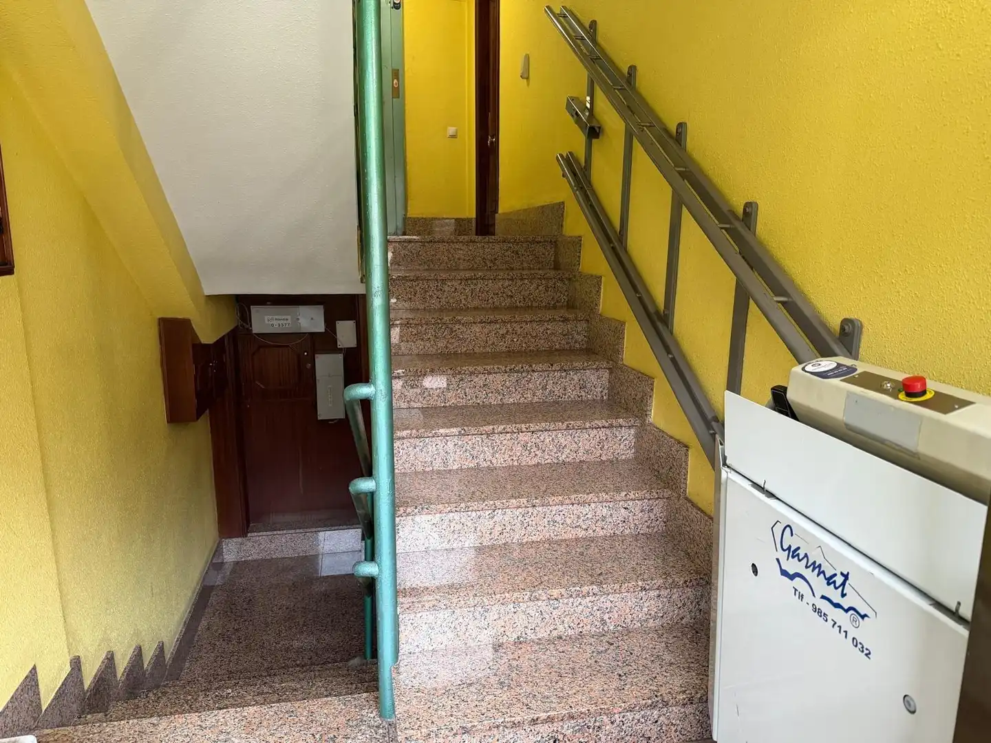 Pis en venda en Oviedo  amb Jardí privat, Terrassa i Balcó