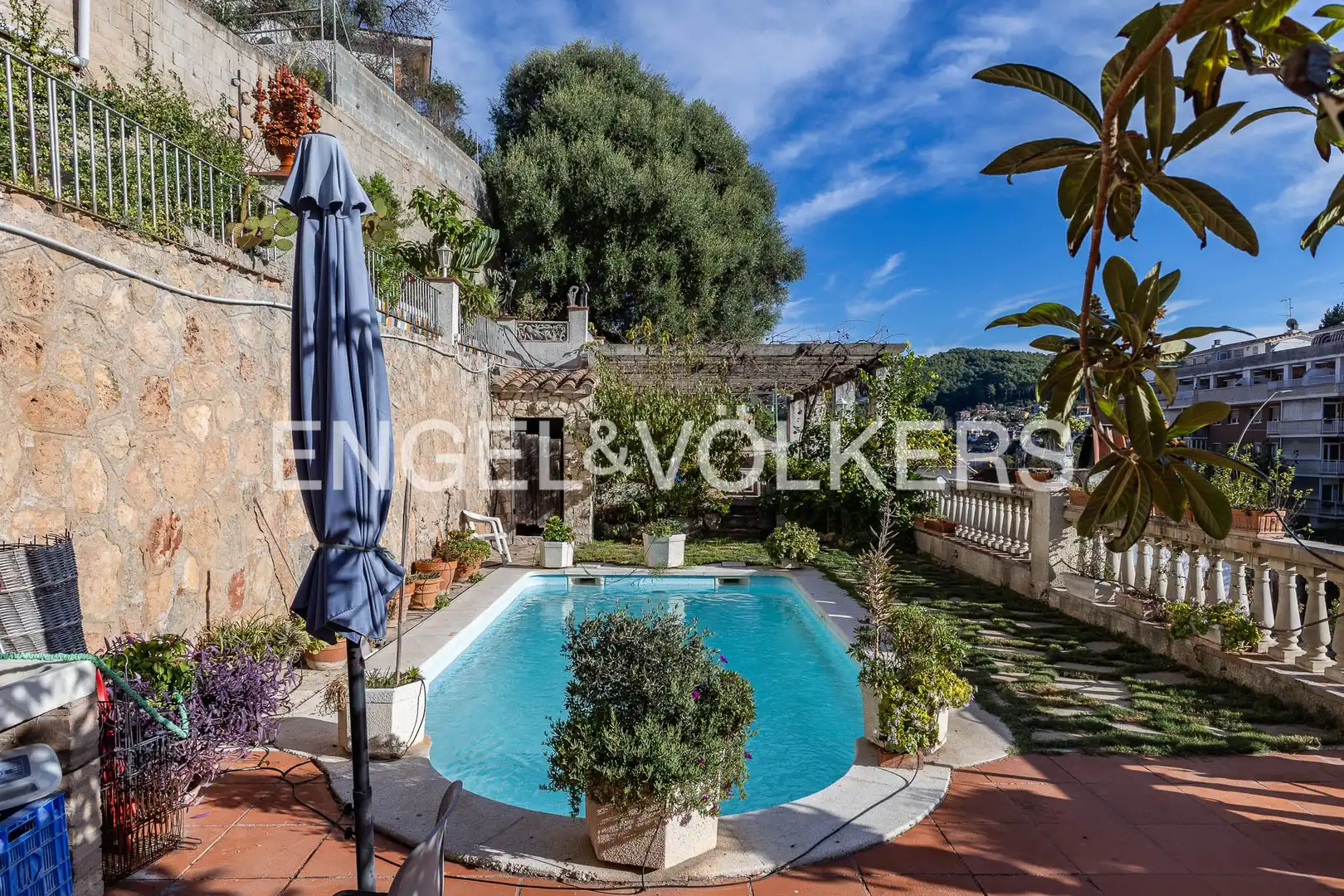 Swimming pool of Houses for sale in Vallirana, Barcelona
