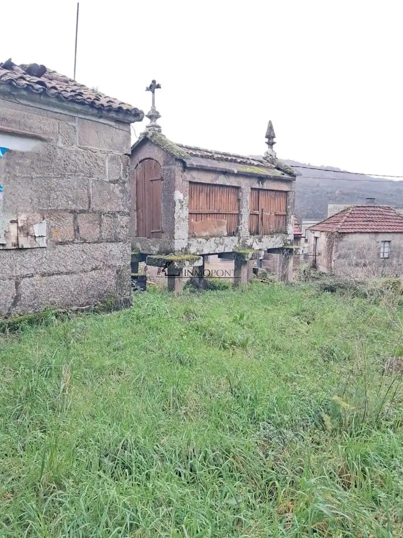Casa o xalet en venda en Cotobade amb Jardí privat