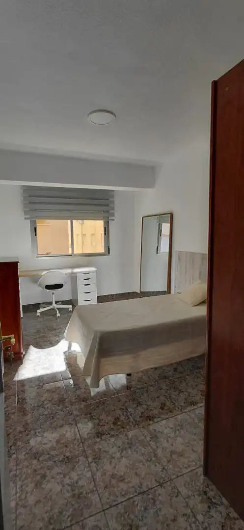 Bedroom of Flat for rent in Granada  with Furnished, Oven and Washing machine