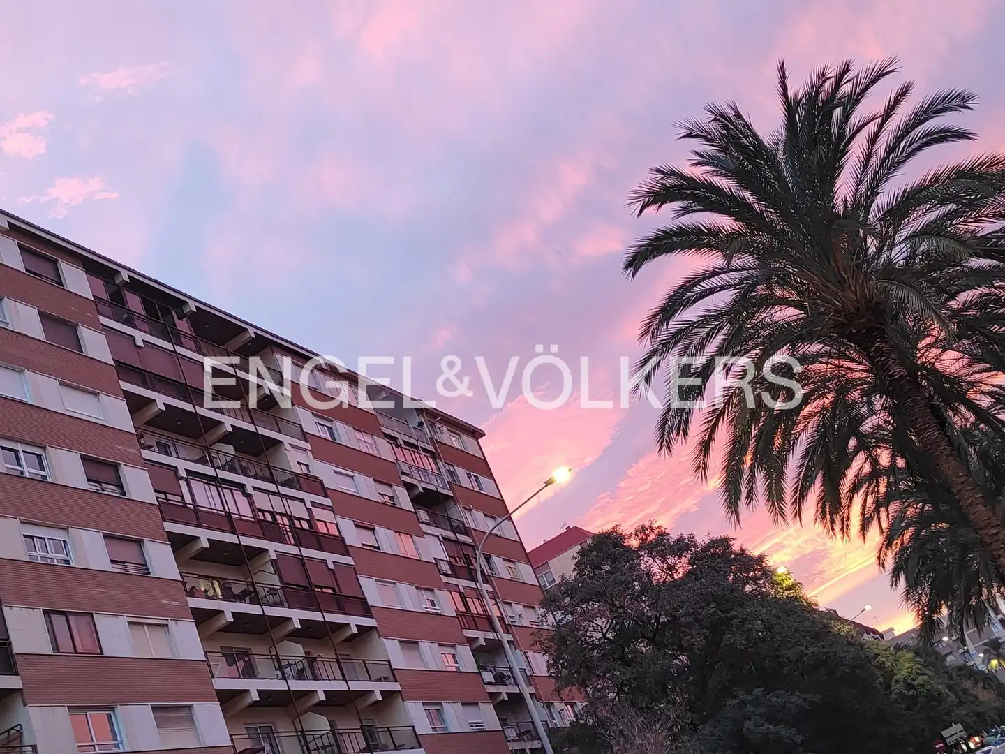 Außenansicht von Dachboden zur Miete in Valencia mit Klimaanlage, Heizung und Terrasse