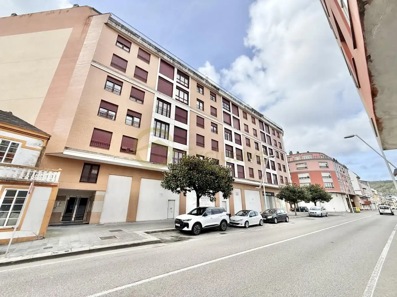 Vista exterior de Ático en venta en Viveiro con Calefacción, Parquet y Trastero