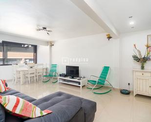 Living room of Flat for sale in  Madrid Capital  with Air Conditioner, Heating and Terrace