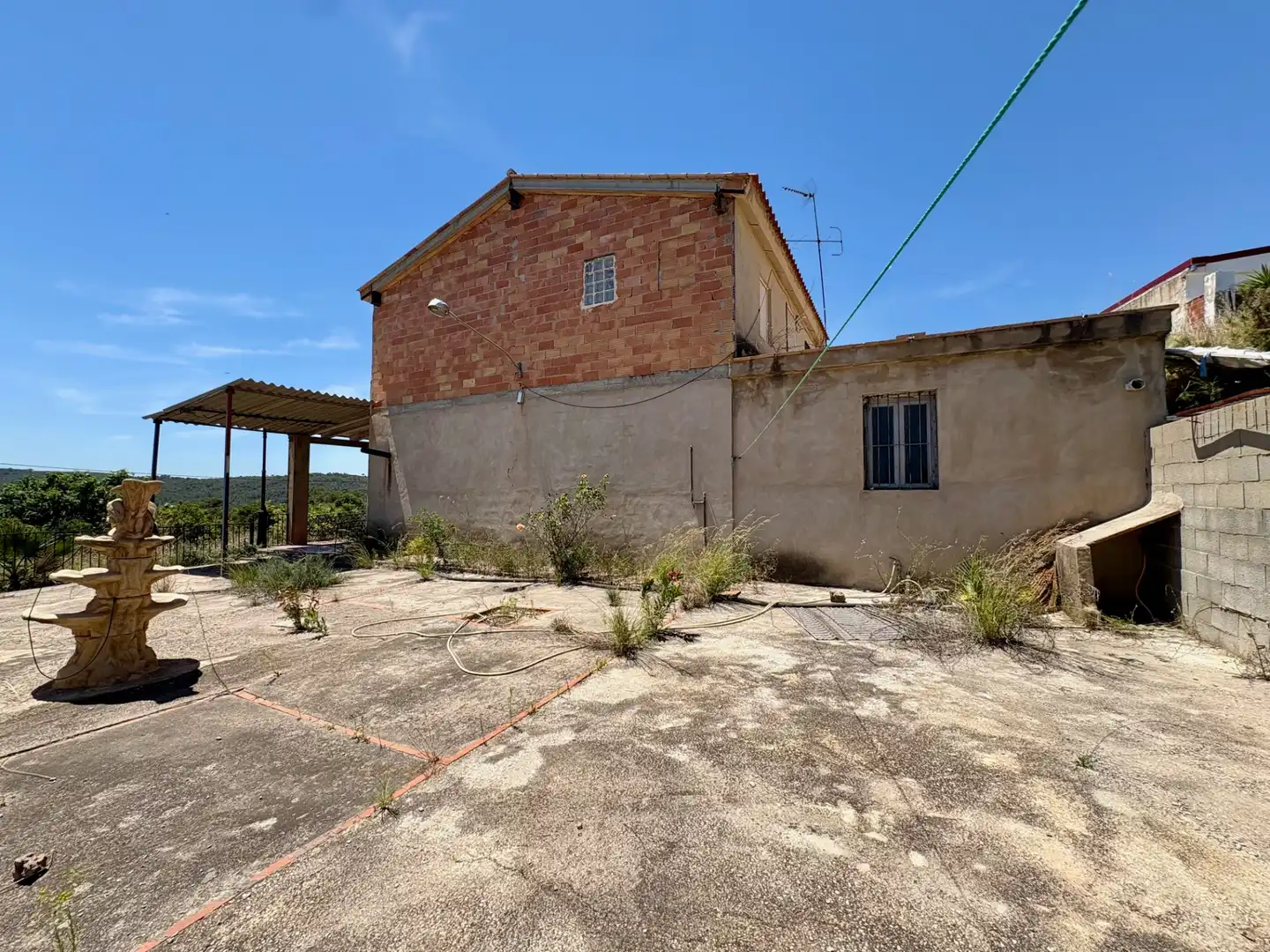 Vista exterior de Casa o xalet en venda en Benaguasil amb Jardí privat, Terrassa i Traster