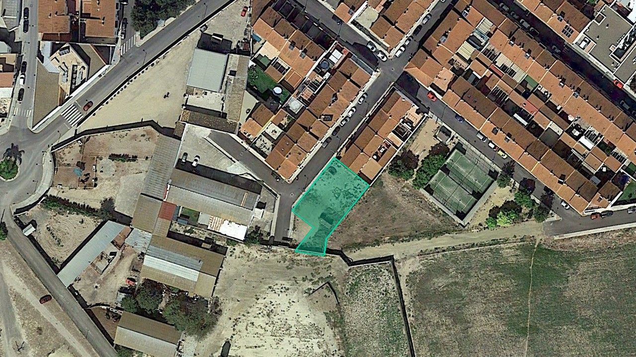 Land for sale in C/ Luis Cernuda, Salteras