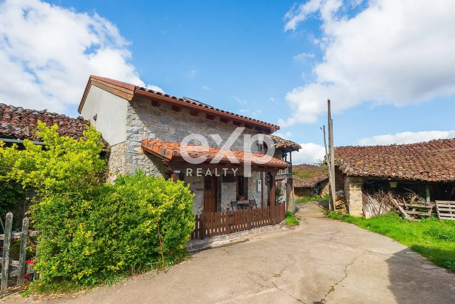 Vista exterior de Finca rústica en venta en Riosa con Calefacción, Jardín privado y Parquet