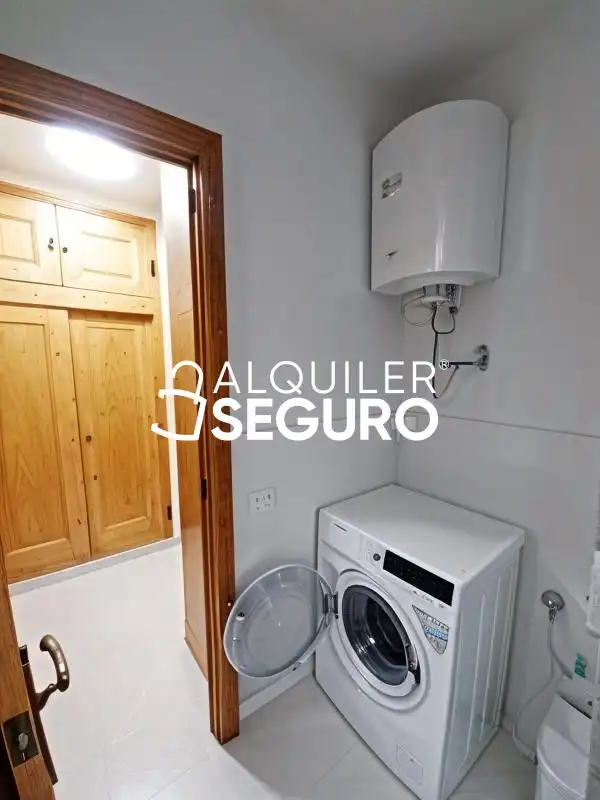 Dormitori de Estudi de lloguer en Torrevieja amb Aire condicionat, Calefacció i Terrassa