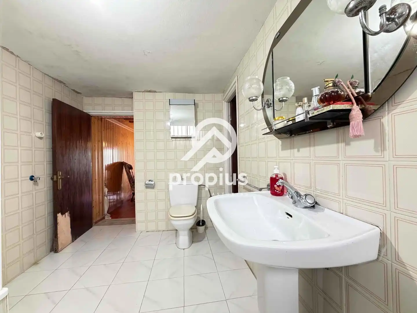 Bany de Casa o xalet en venda en Llanes amb Calefacció, Terrassa i Traster