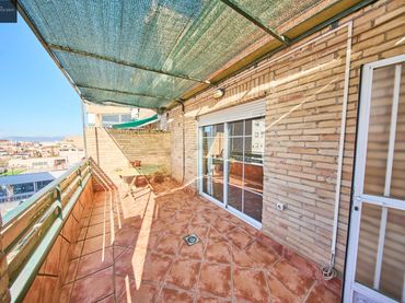 Àtic amb ascensor en venda a Calle Álvarez Pelayo 17