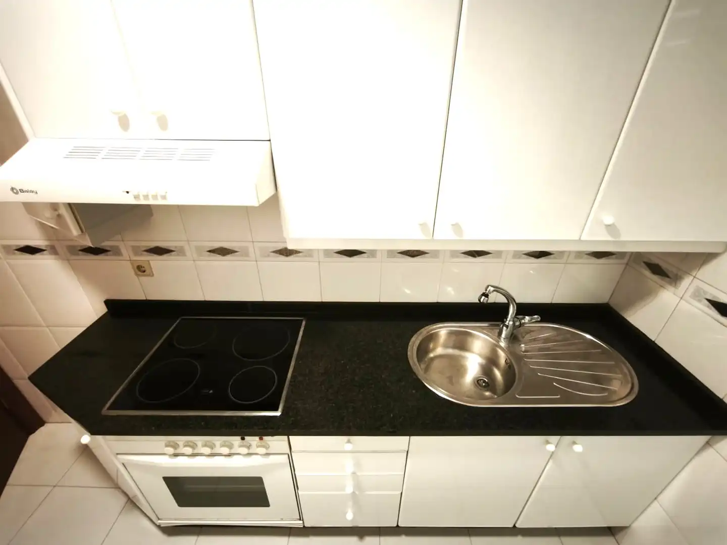 Kitchen of Flat for sale in Vigo   with Parquet flooring and Storage room
