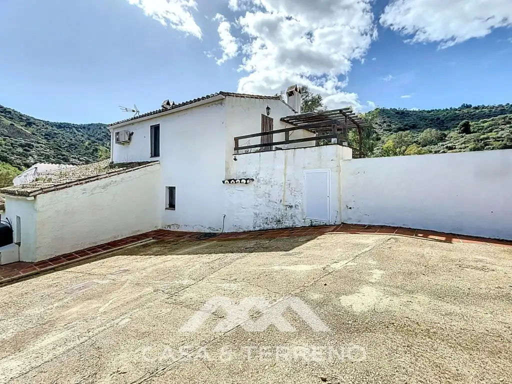 Vista exterior de Casa o xalet en venda en Comares amb Aire condicionat, Jardí privat i Terrassa