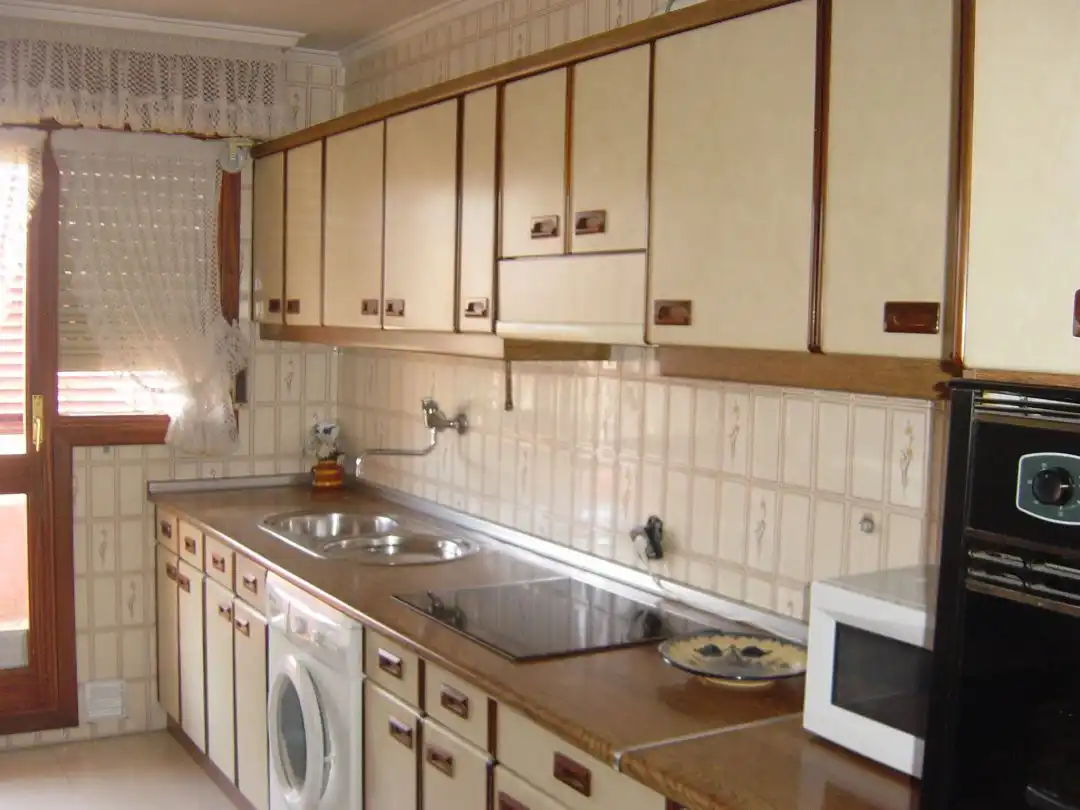Küche von Wohnung zum Verkauf in Santo Domingo de la Calzada mit Heizung, Terrasse und Abstellraum