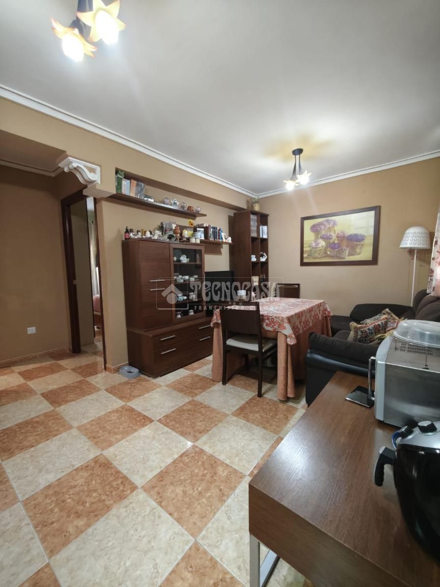 Sala d'estar de Pis en venda en  Sevilla Capital amb Aire condicionat