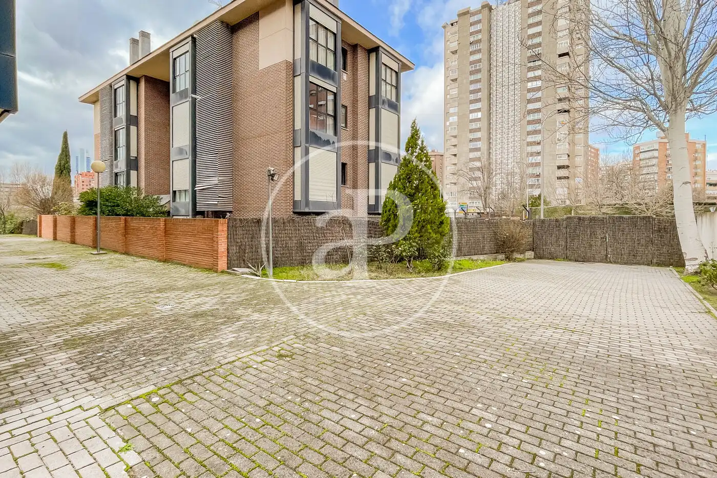 Vista exterior de Pis de lloguer en Madrid amb Aire condicionat, Calefacció i Jardí privat
