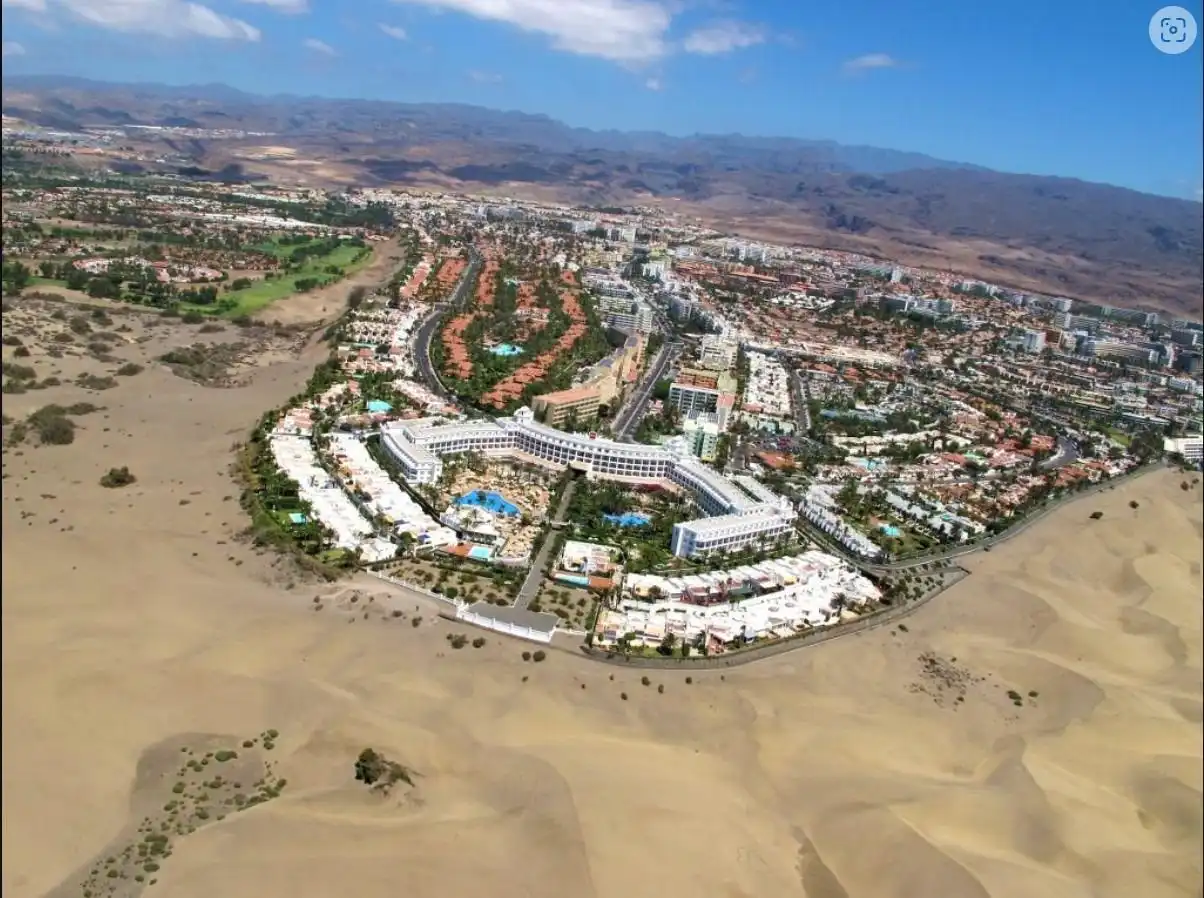 Commercial properties for sale in Montaña - La Data
