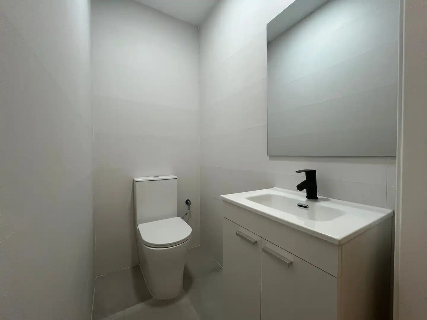 Bathroom of Flat for sale in Sabadell  with Air Conditioner, Heating and Private garden