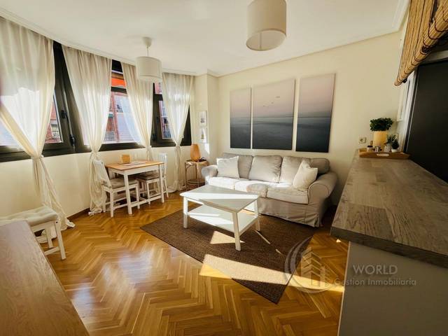 Apartamento en Alquiler en Calle de Galileo en Arapiles