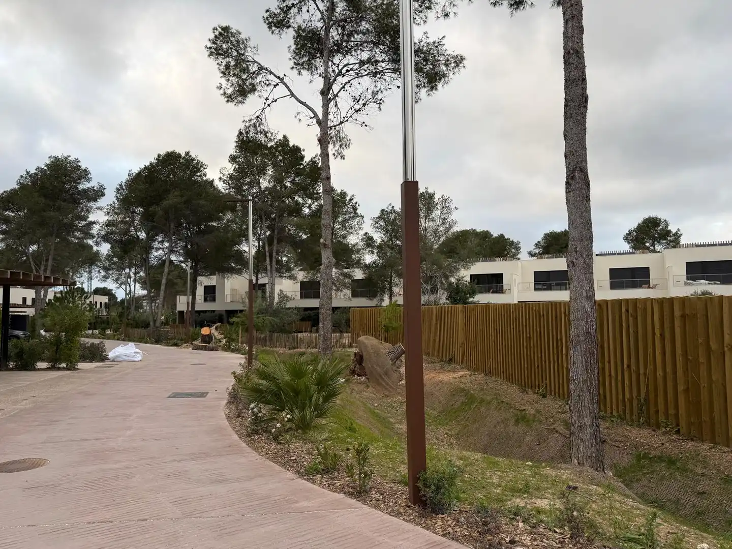 Vista exterior de Casa adosada en venda en Salou amb Aire condicionat, Calefacció i Jardí privat