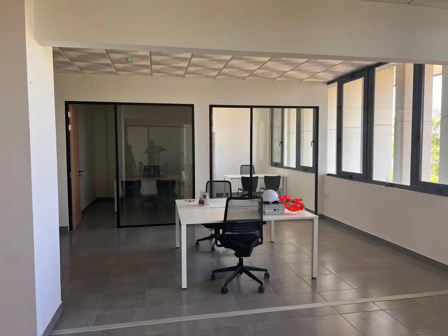 Büro zur Miete in Camas mit Klimaanlage, Heizung und Möbliert