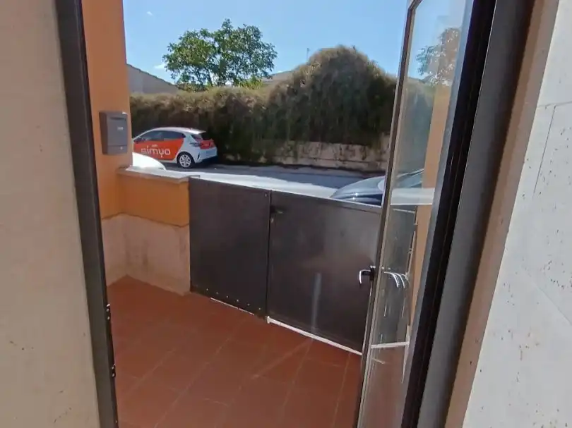 Aparcament de Casa adosada en venda en Arcos amb Aire condicionat, Calefacció i Jardí privat
