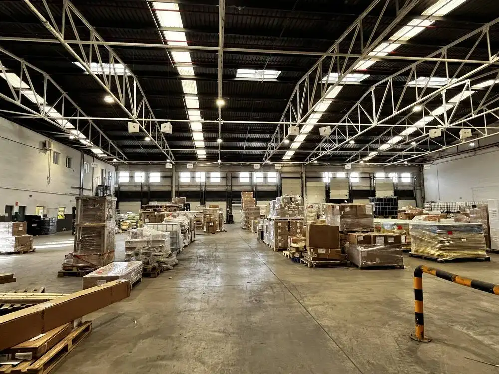 Nau industrial de lloguer en Parets del Vallès