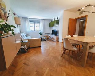 Living room of Flat for sale in  Madrid Capital  with Air Conditioner, Swimming Pool and Community pool