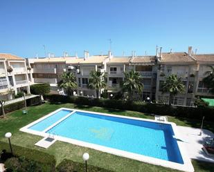 Piscina de Casa o xalet de lloguer en Torrevieja amb Terrassa i Balcó