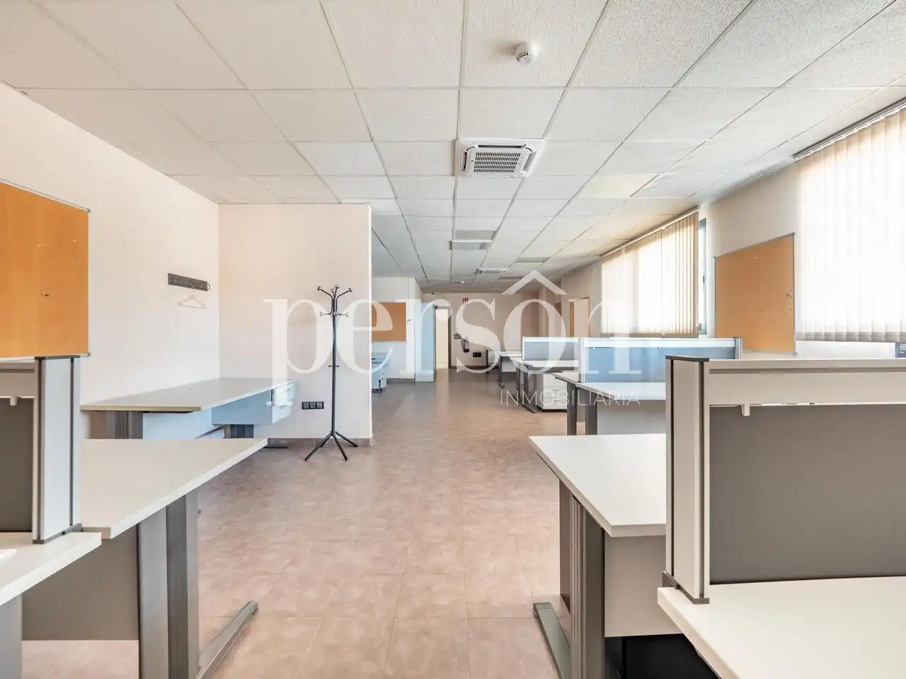 Industrial building to rent in Fuente del Jarro, imagen 33