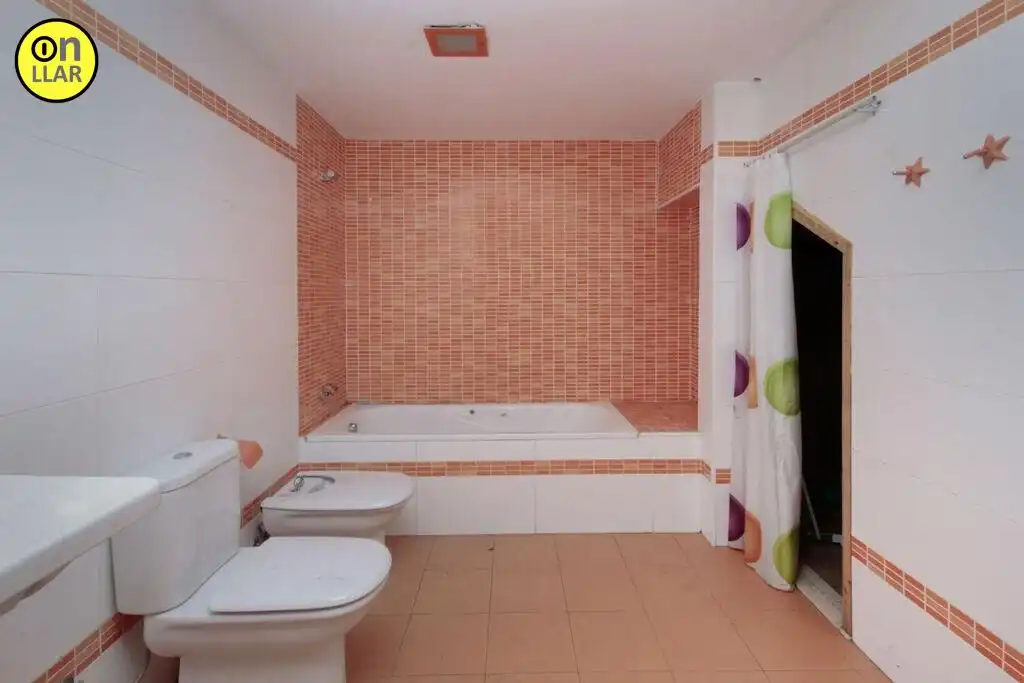 Bathroom of Houses for sale in Sentmenat