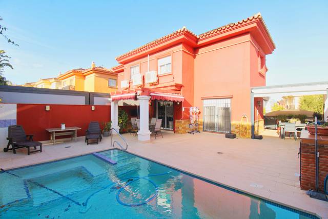 Casa adosada en Venta en Pinos de Alhaurín