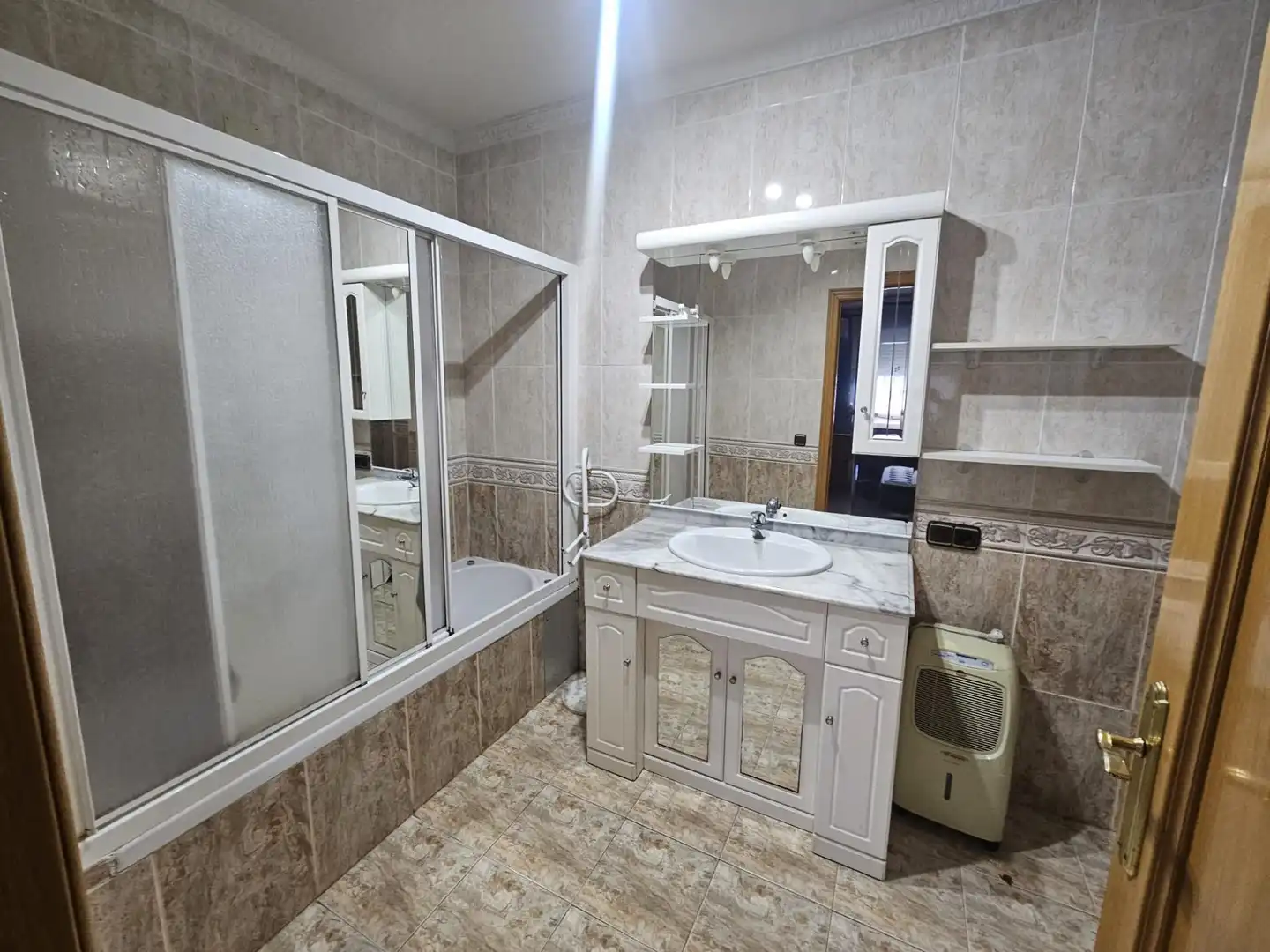 Baño de Casa o chalet en venta en Calvarrasa de Abajo con Aire acondicionado, Calefacción y Jardín privado