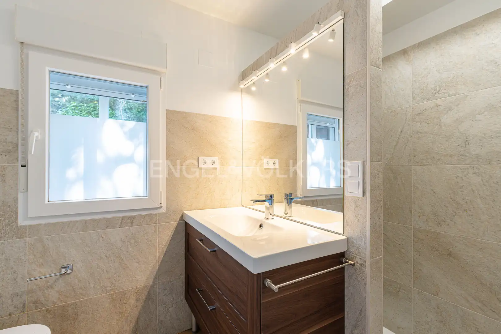 Bathroom of Houses for sale in Valdemorillo  with Heating, Private garden and Parquet flooring