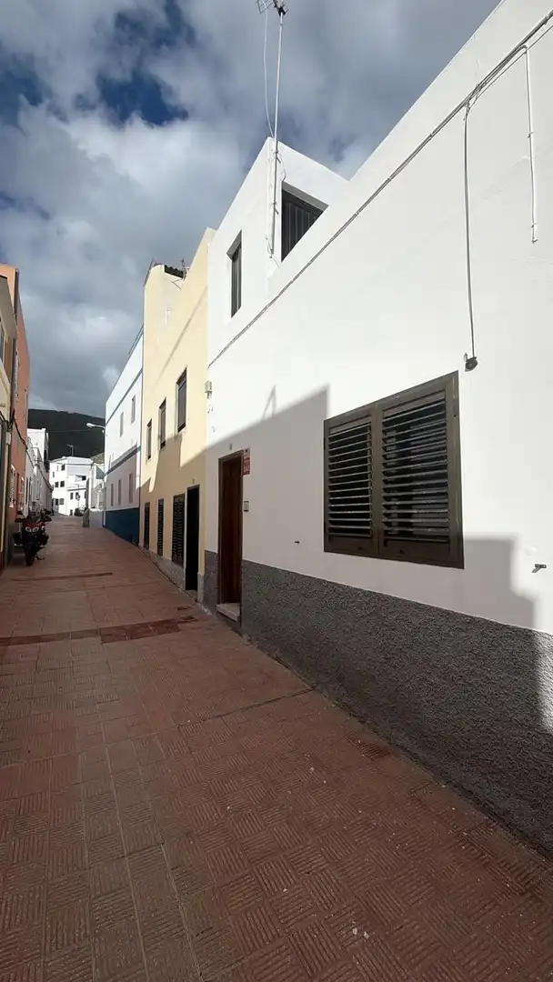 Vista exterior de Casa adosada en venda en San Sebastián de la Gomera amb Terrassa i Moblat