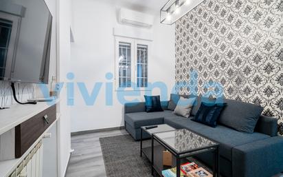 Living room of Flat to rent in  Madrid Capital  with Air Conditioner, Heating and Balcony