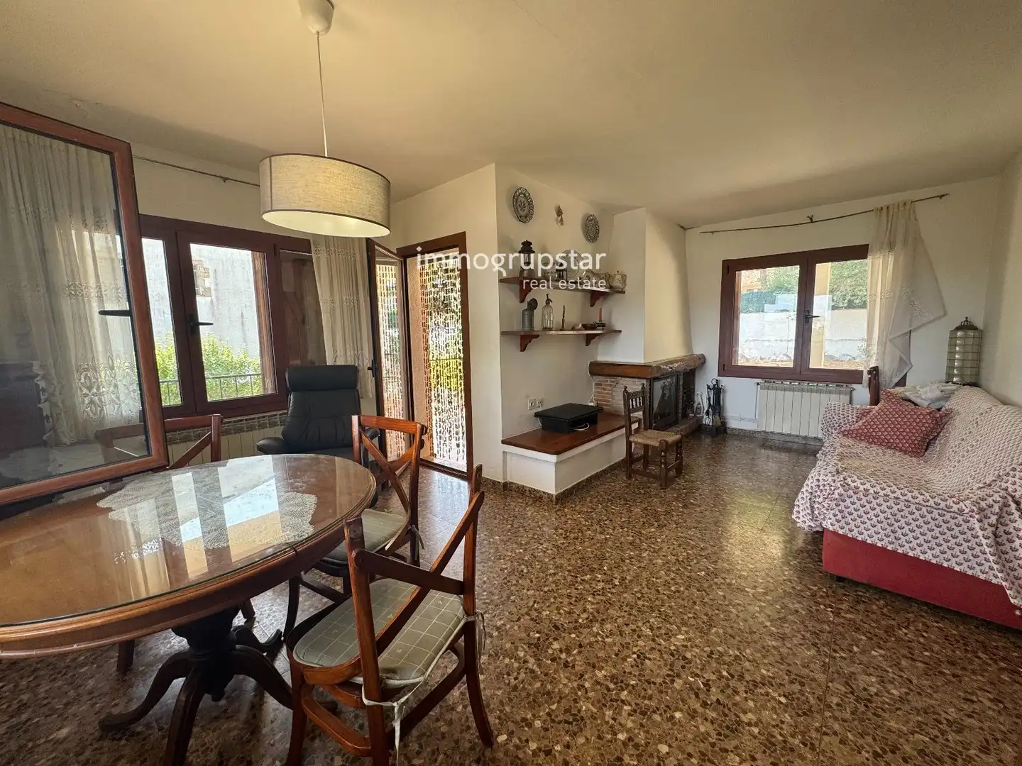 Sala de estar de Casa o chalet en venta en Castell d'Aro, Platja d'Aro i s'Agaró con Calefacción, Terraza y Horno