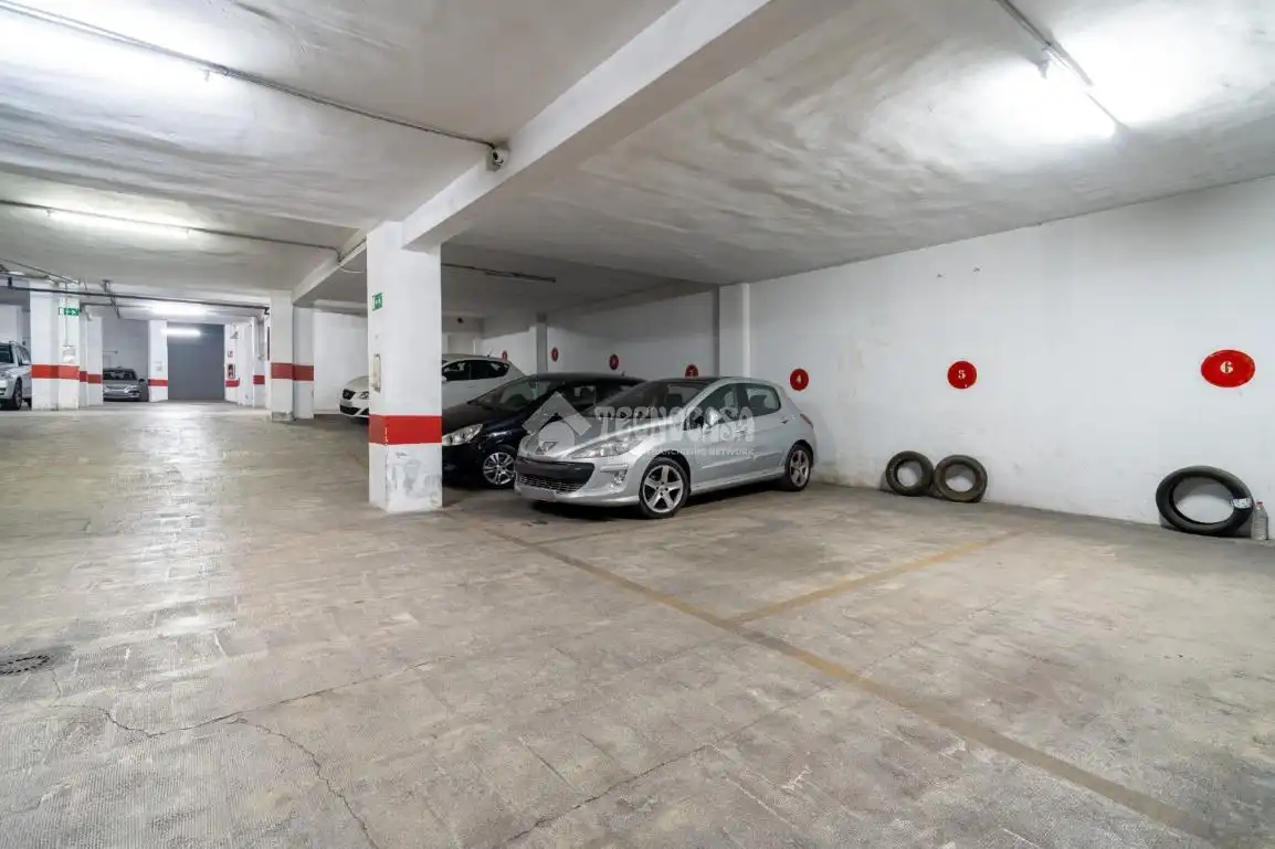 Parkplatz von Wohnung zum Verkauf in Granada