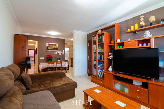 Piso en Venta en Calle Hernán Cortés, 37 en El Charco - Las Salinas