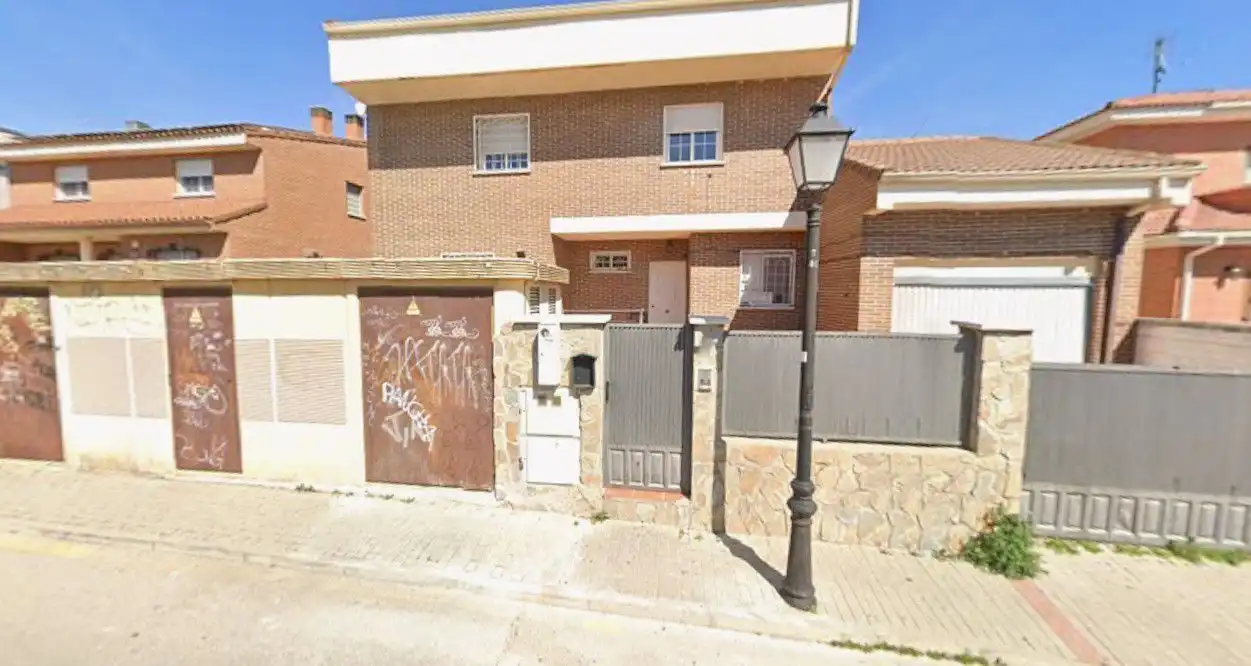 Vista exterior de Casa o chalet en venta en Camarma de Esteruelas con Terraza