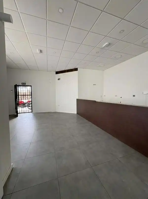 Local comercial en venta en Calle del Rey, imagen 6