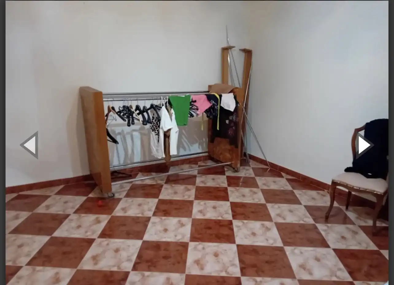 Houses for sale in Almagro  with Air Conditioner, Heating and Furnished