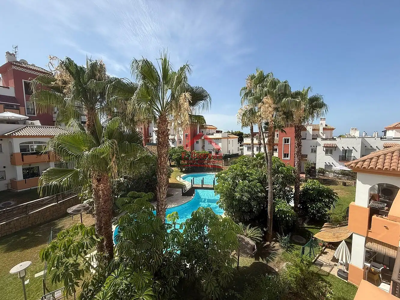 Vista exterior de Apartament en venda en Vélez-Málaga amb Aire condicionat, Calefacció i Jardí privat