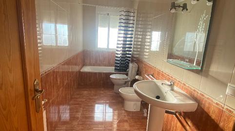 Foto 2 de Casa adosada en venda a Calle el Tesoro, Casas de Benítez, Cuenca