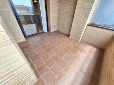 Appartamento con balcone in affitto a Ponent - Set Camins