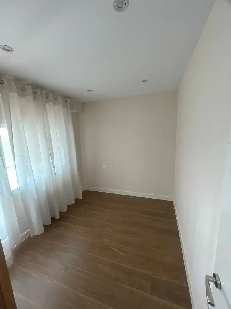 Bedroom of Flat for rent in Cuenca  with Air Conditioner, Heating and Parquet flooring