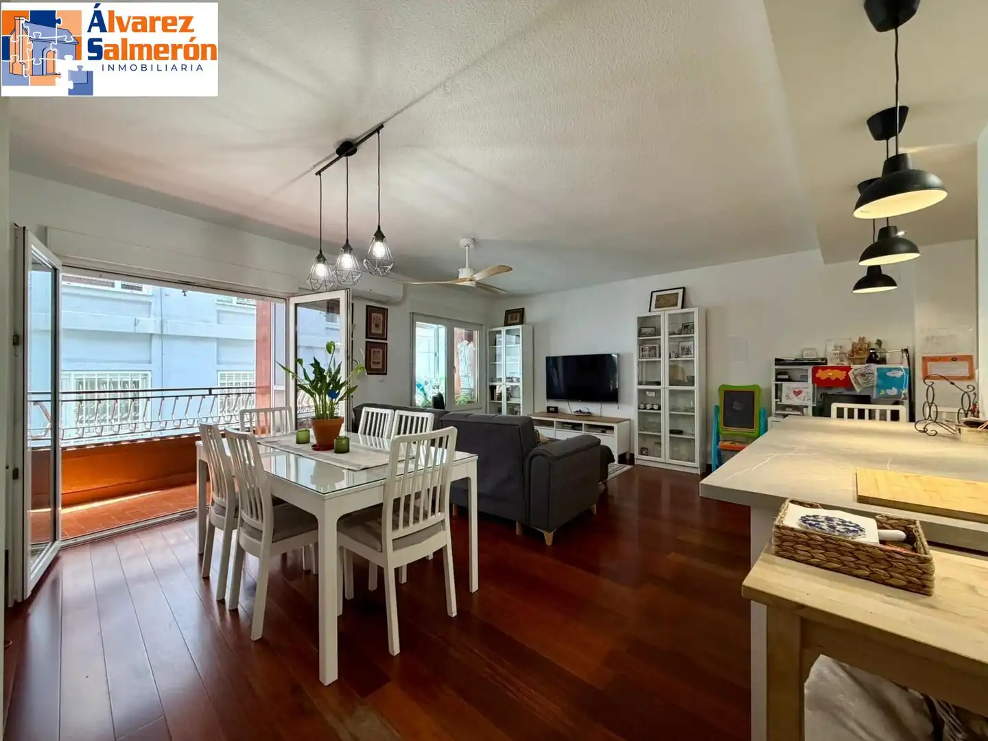 Comedor de Piso en venta en Granada con Aire acondicionado, Parquet y Balcón
