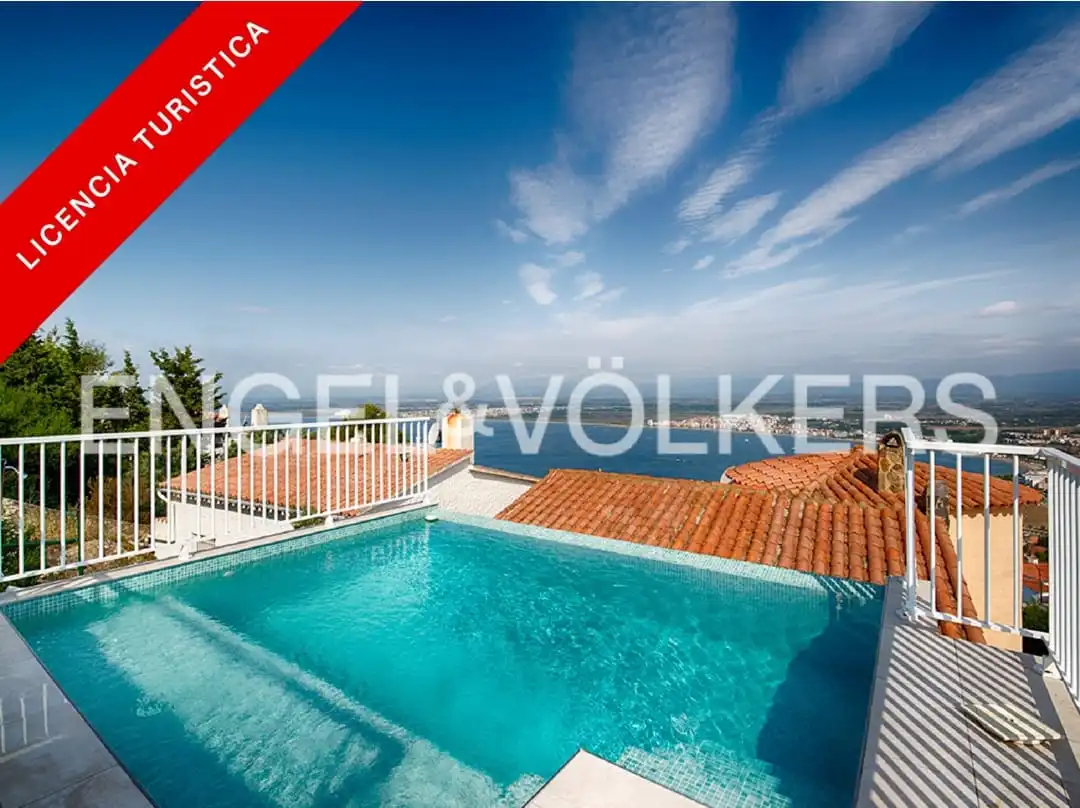 Adosado con piscina en venta en Almadrava - Canyelles - Puig-Rom