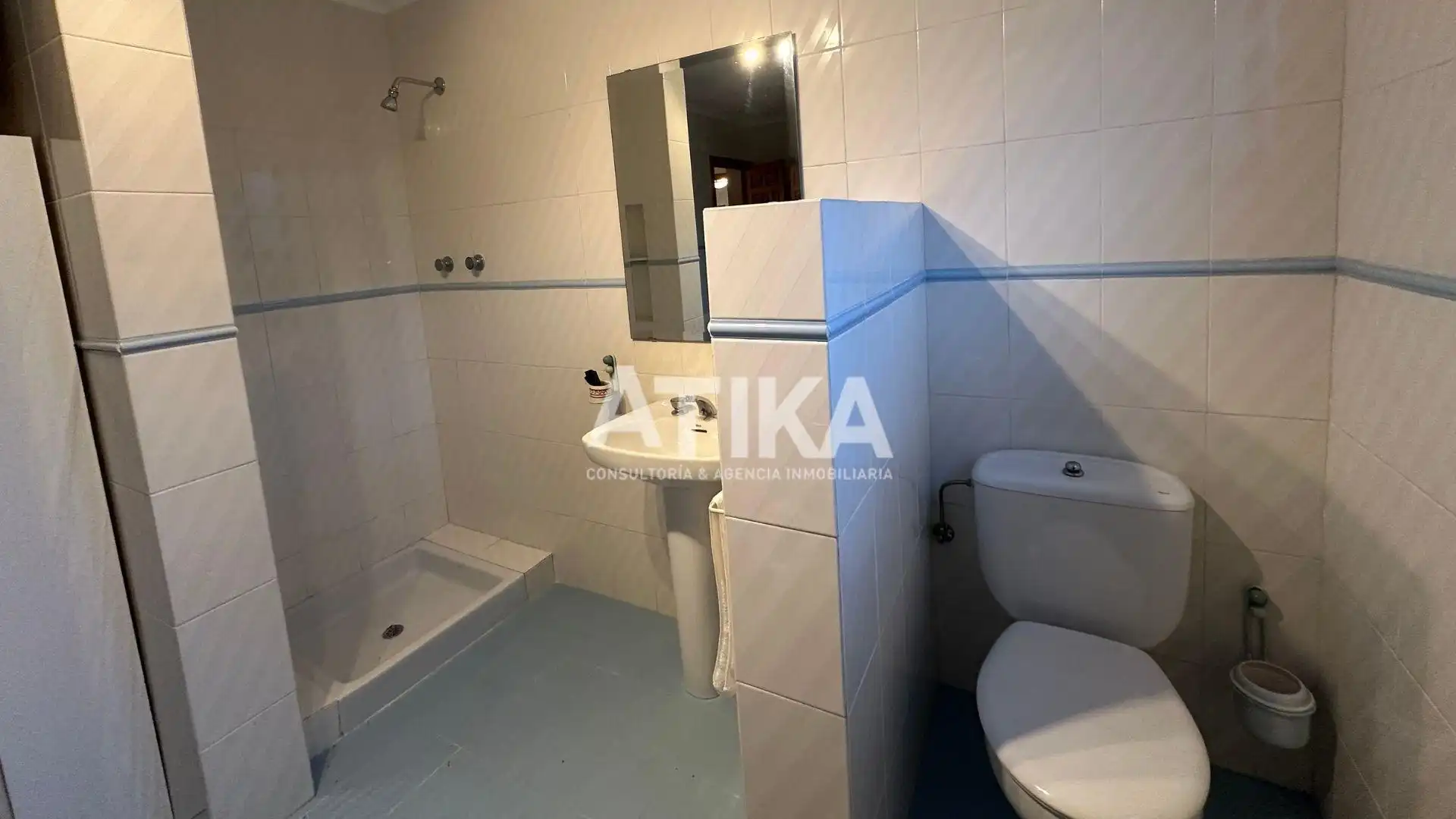 Bany de Casa o xalet en venda en Ontinyent amb Aire condicionat, Calefacció i Jardí privat